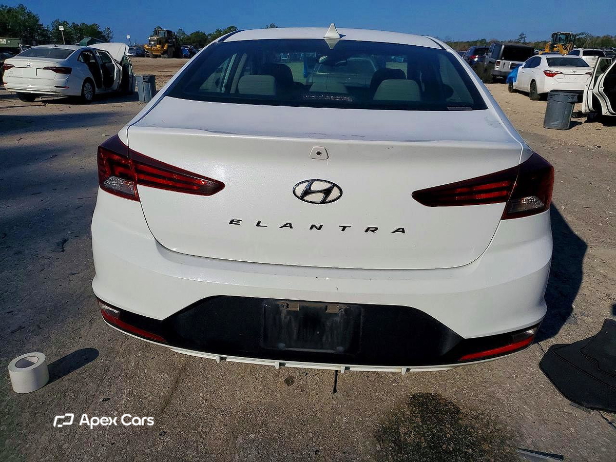 Hyundai Elantra 2020