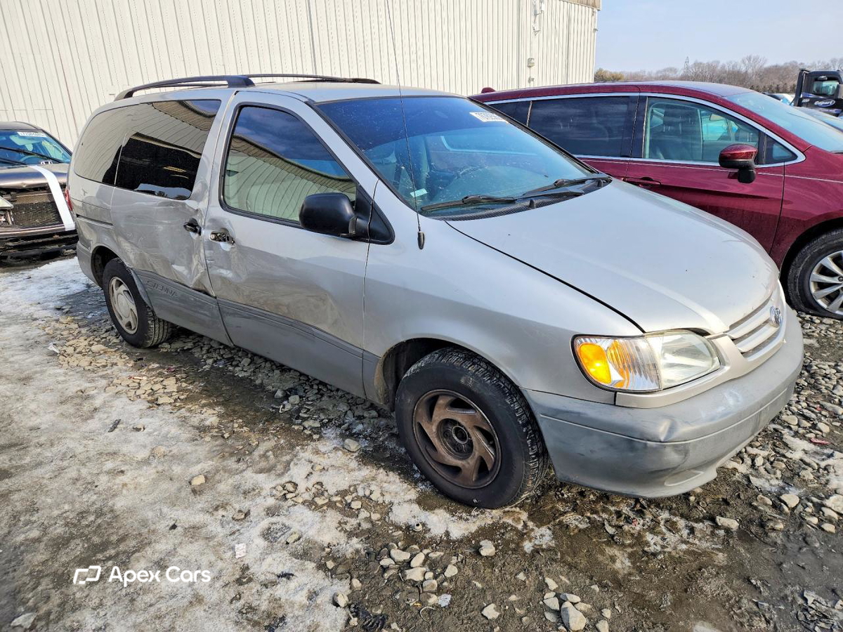 Toyota Sienna 2003