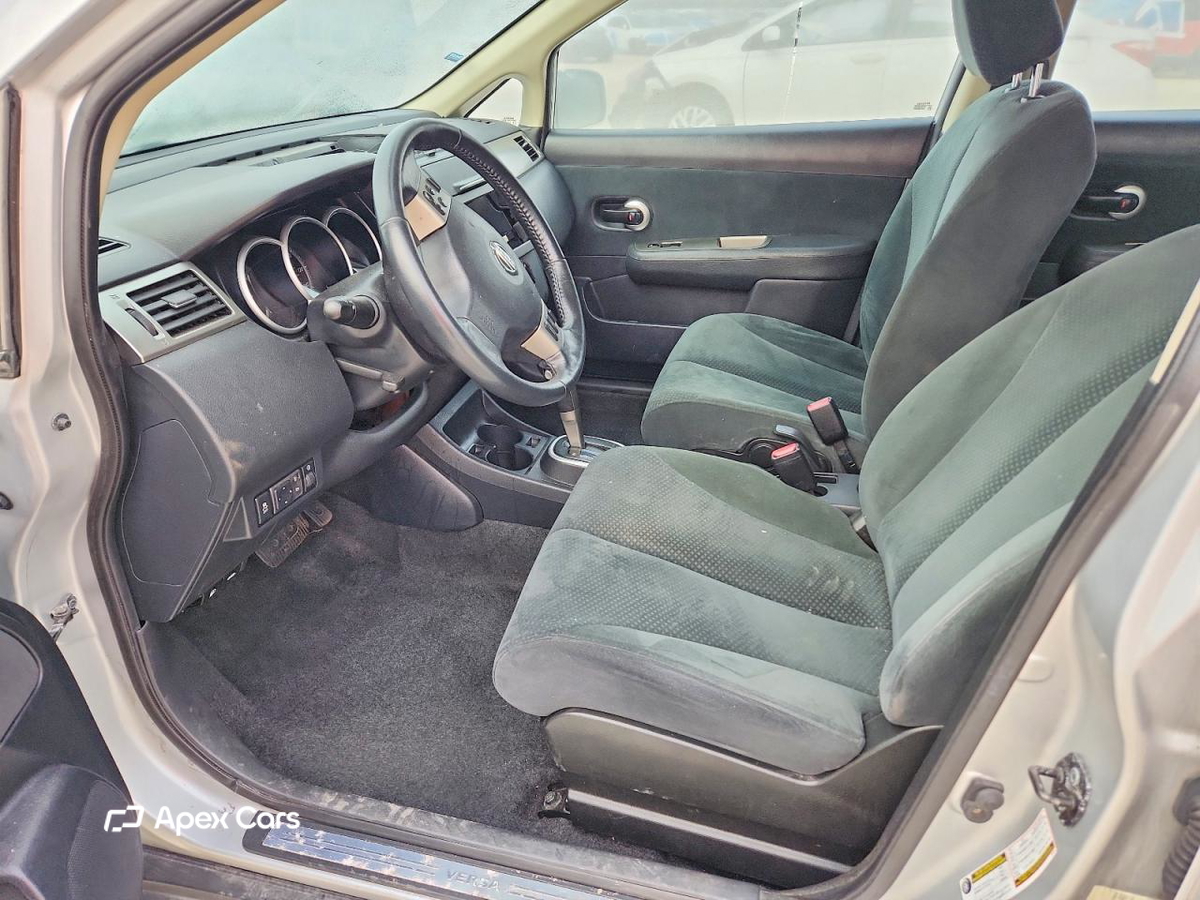 Nissan Versa 2012