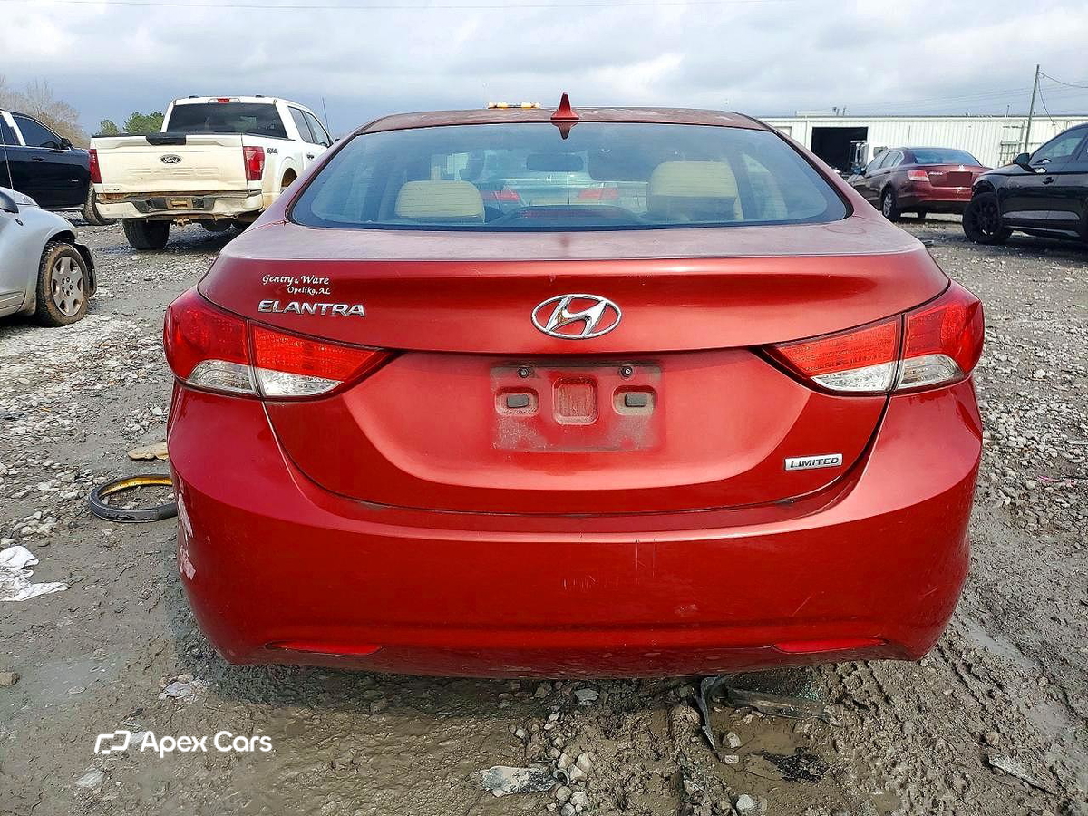 Hyundai Elantra 2012