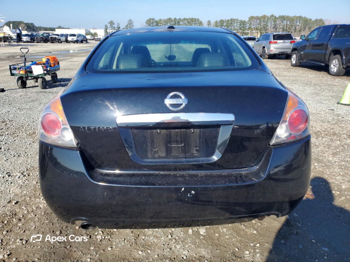 Nissan Altima 2011
