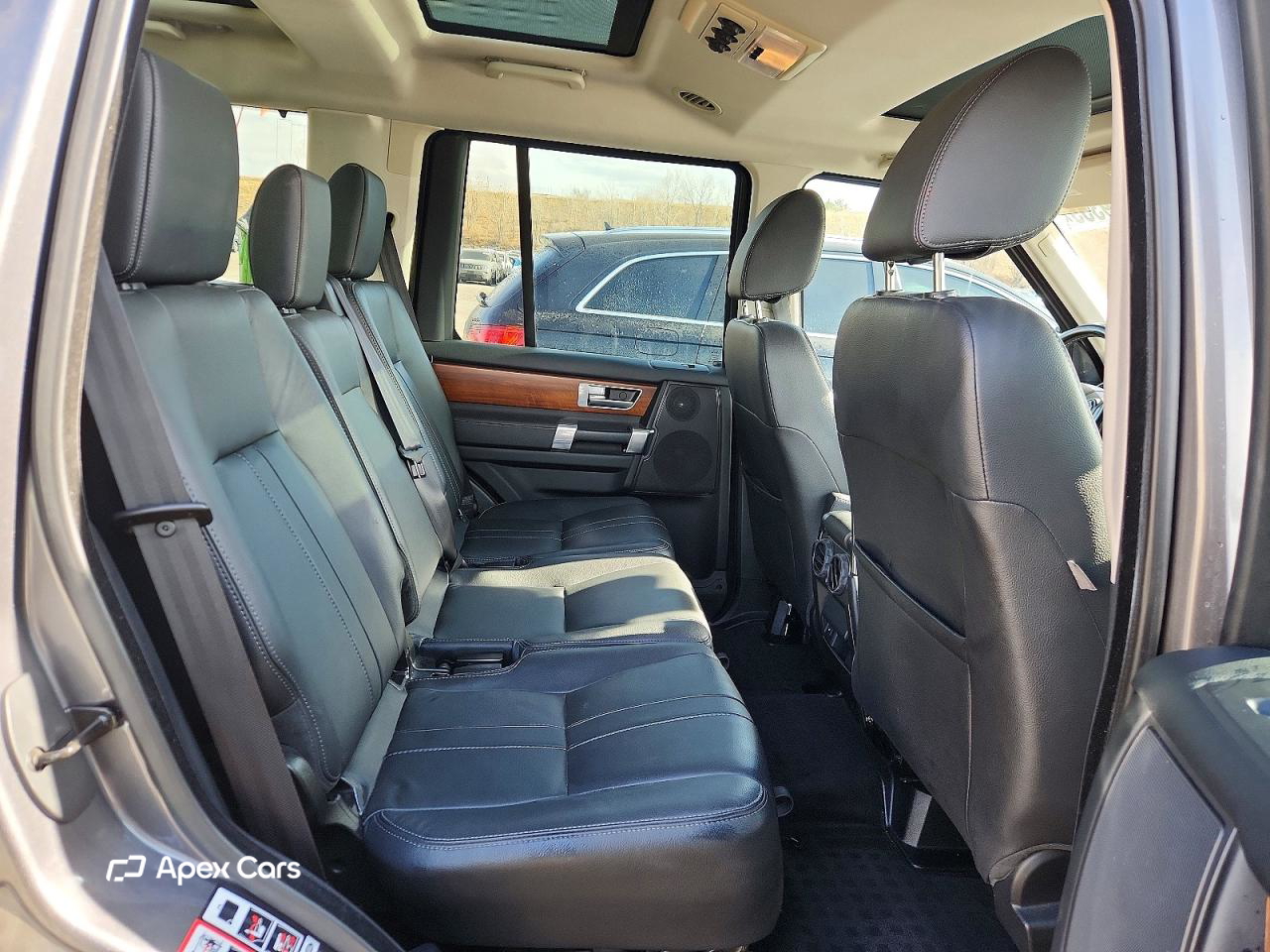 Land Rover LR4 2016