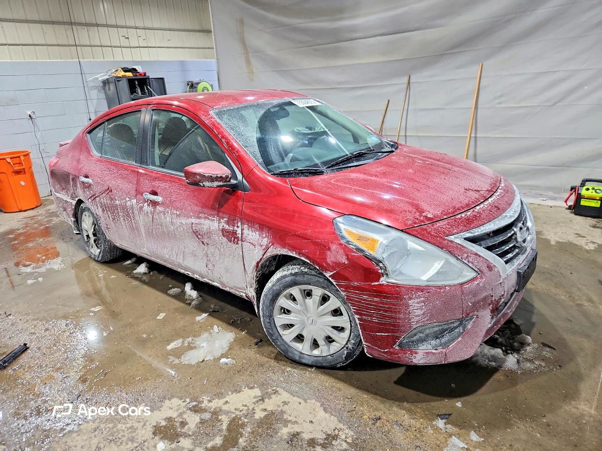 Nissan Versa 2015