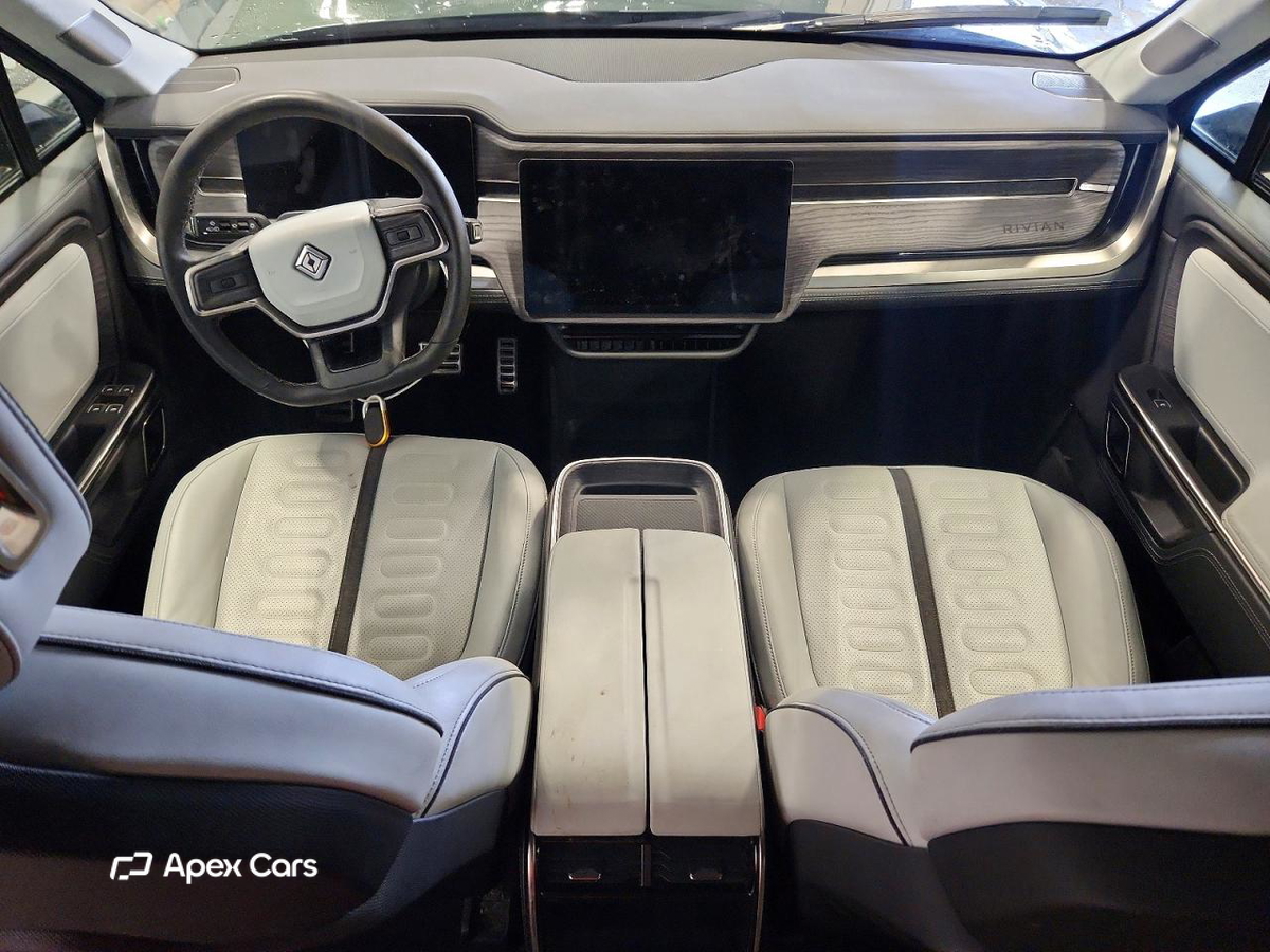 Rivian R1S 2023