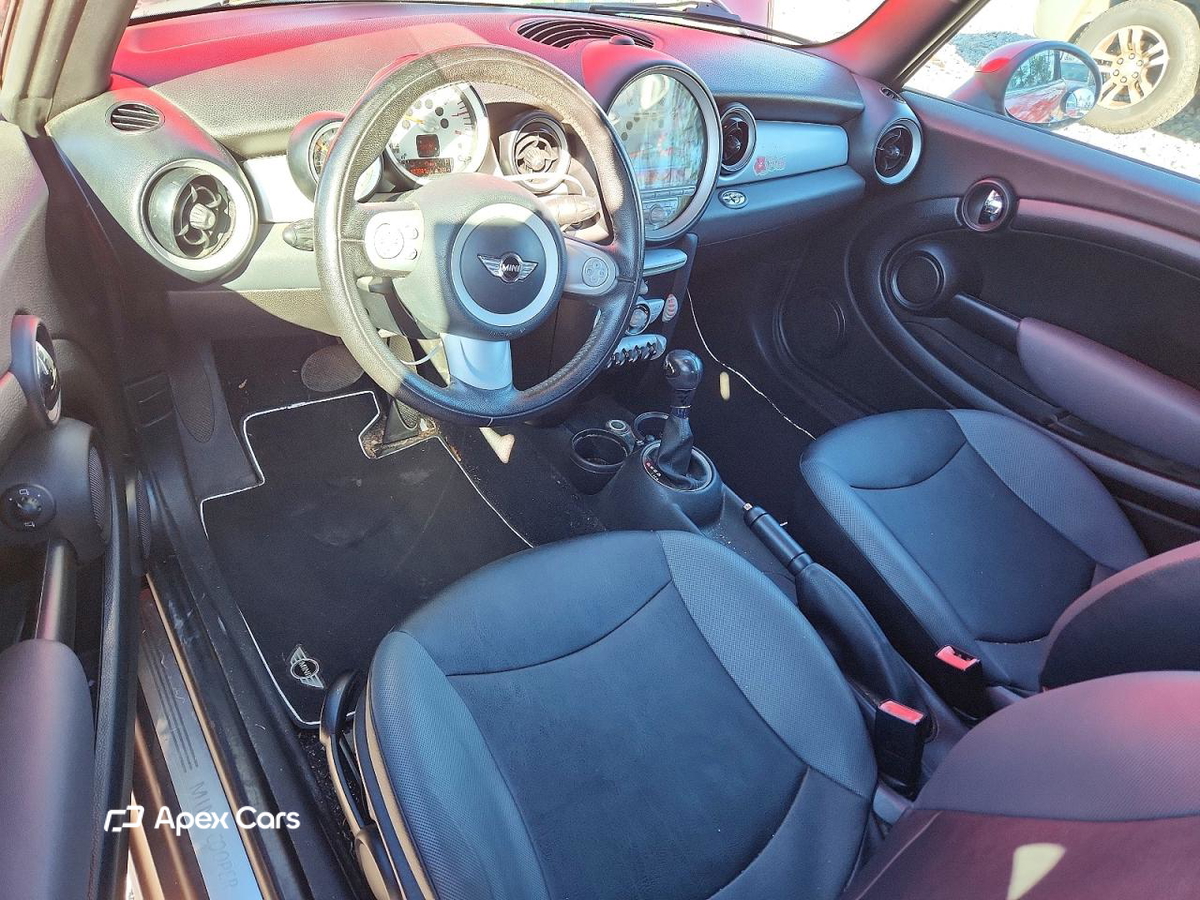 MINI Cooper 2010