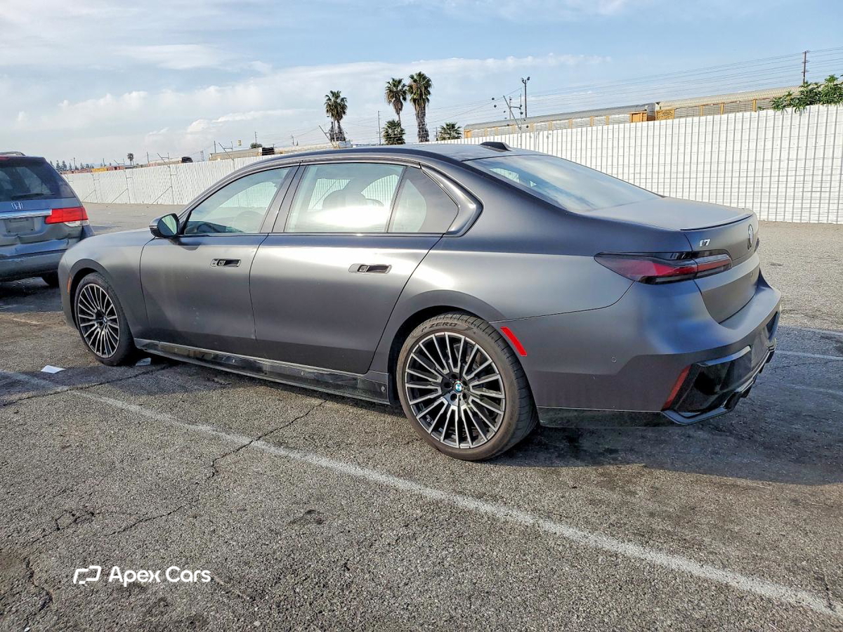 BMW i7 2024