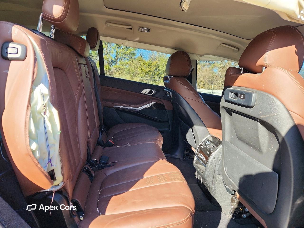 BMW X7 2021