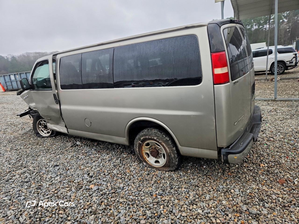 Chevrolet Express 2003