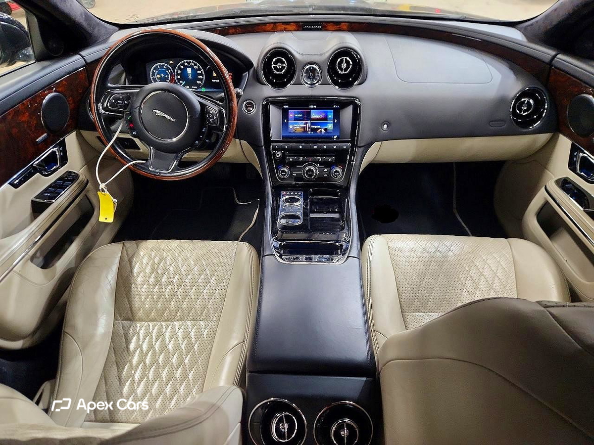 Jaguar XJ 2016