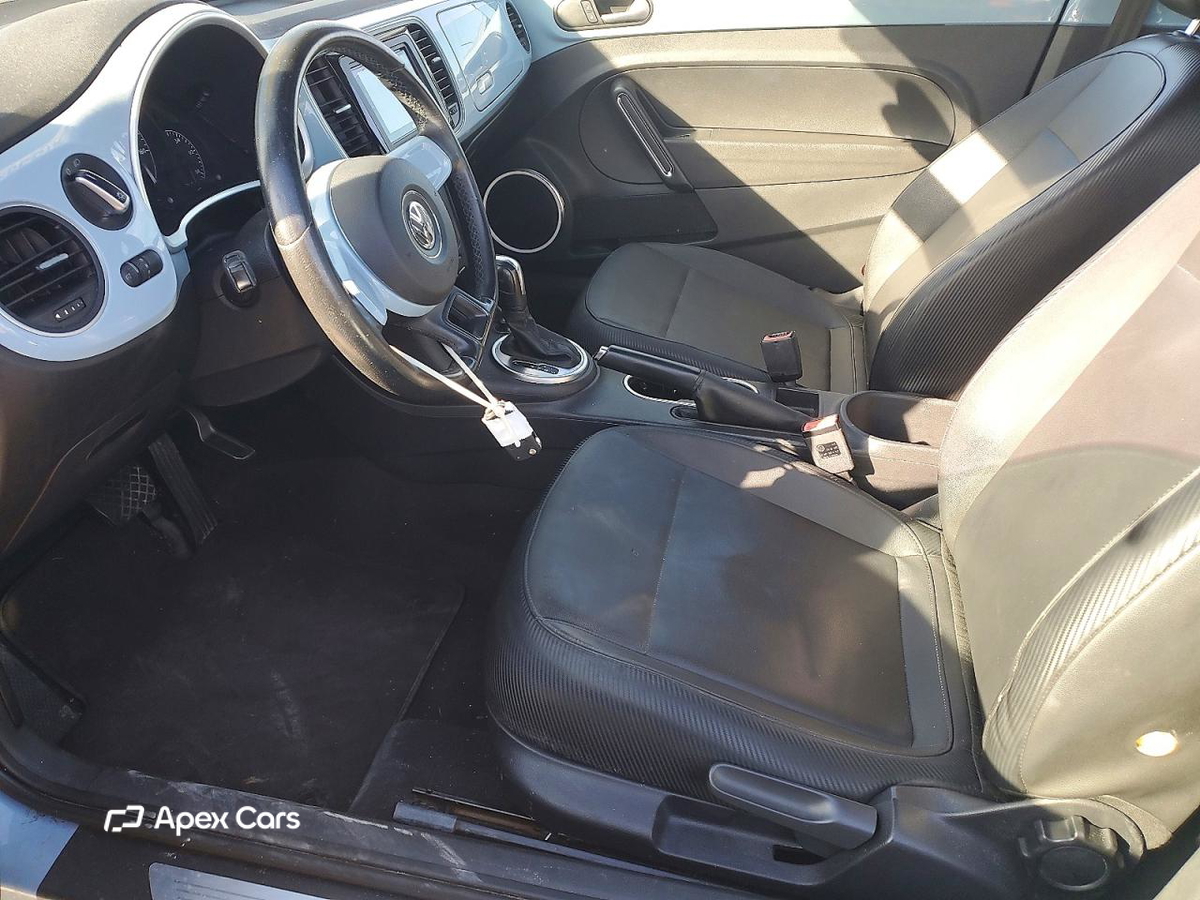 Volkswagen Beetle 2012
