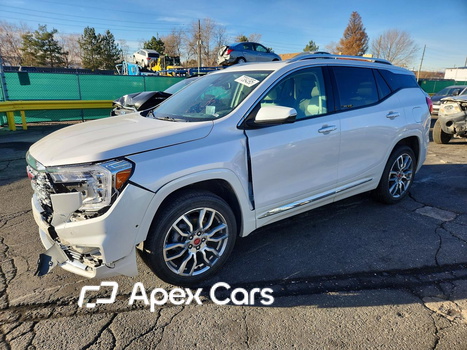 GMC Terrain 2023 - Image 1 of 13
