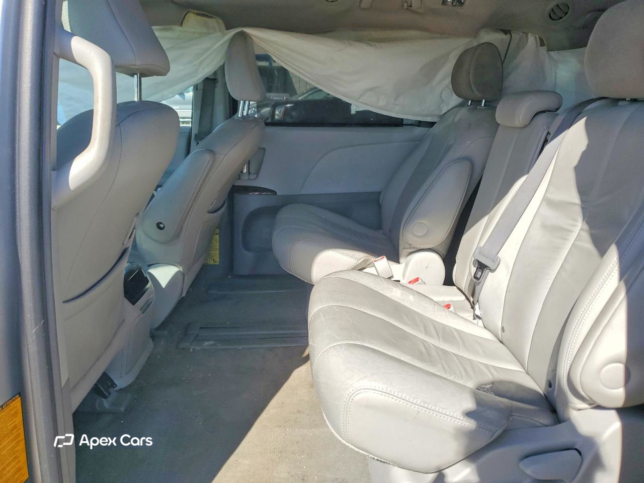 Toyota Sienna 2011