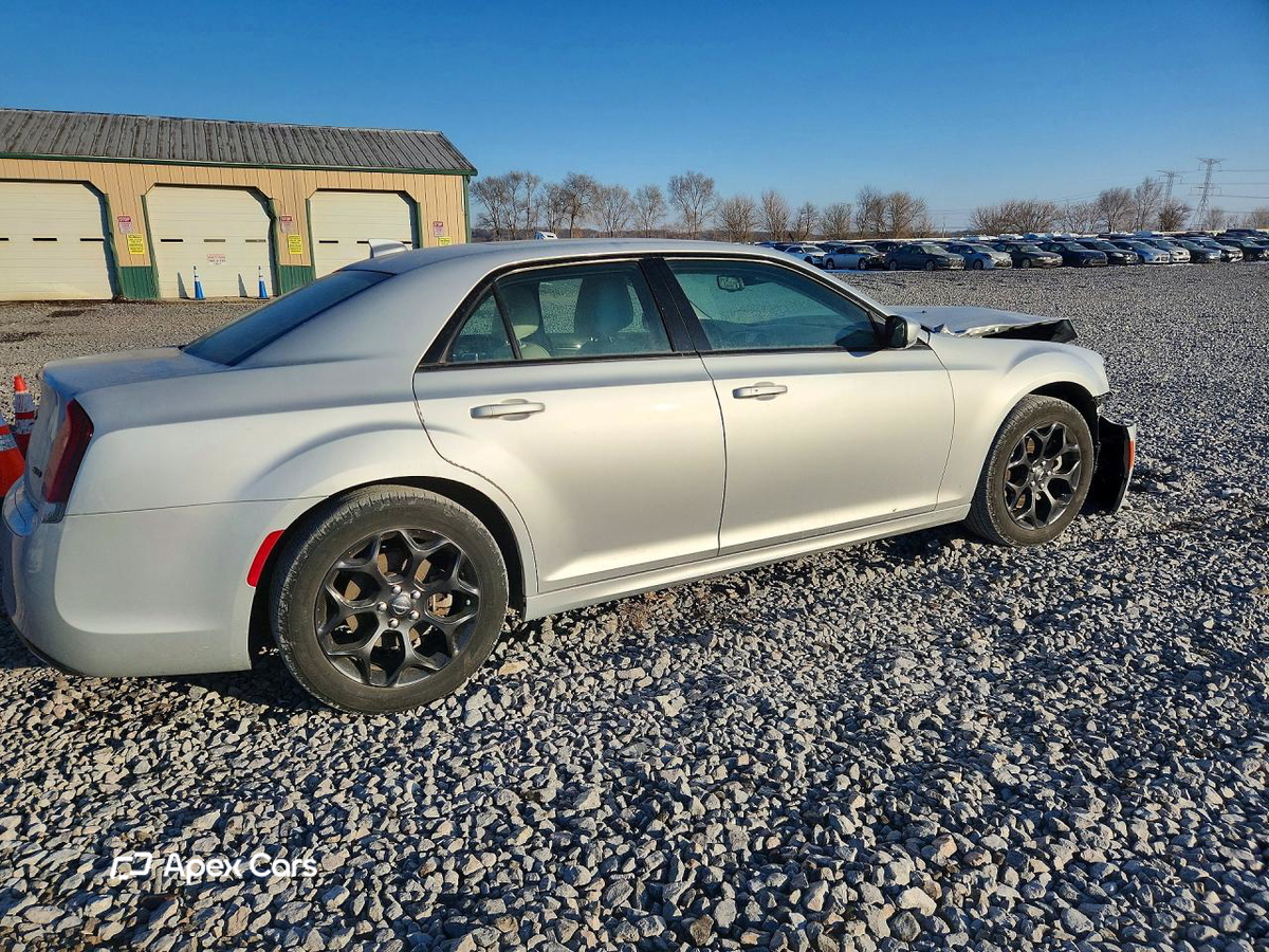 Chrysler 300 2022