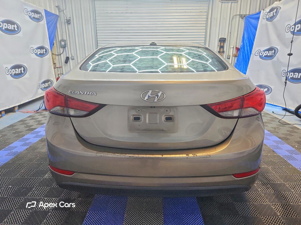 Hyundai Elantra 2016