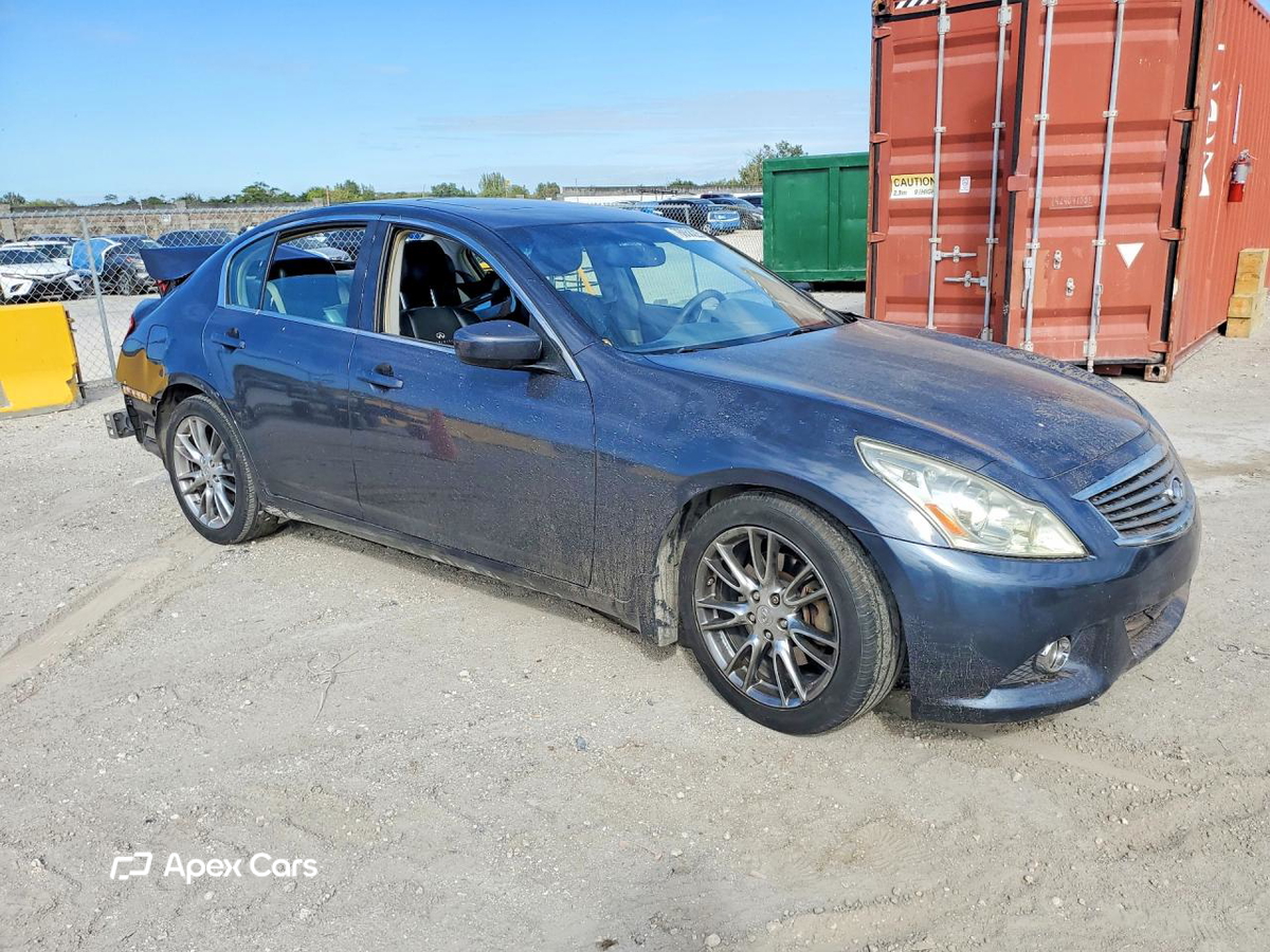Infiniti G 2011