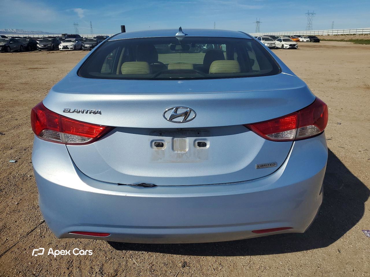 Hyundai Elantra 2012