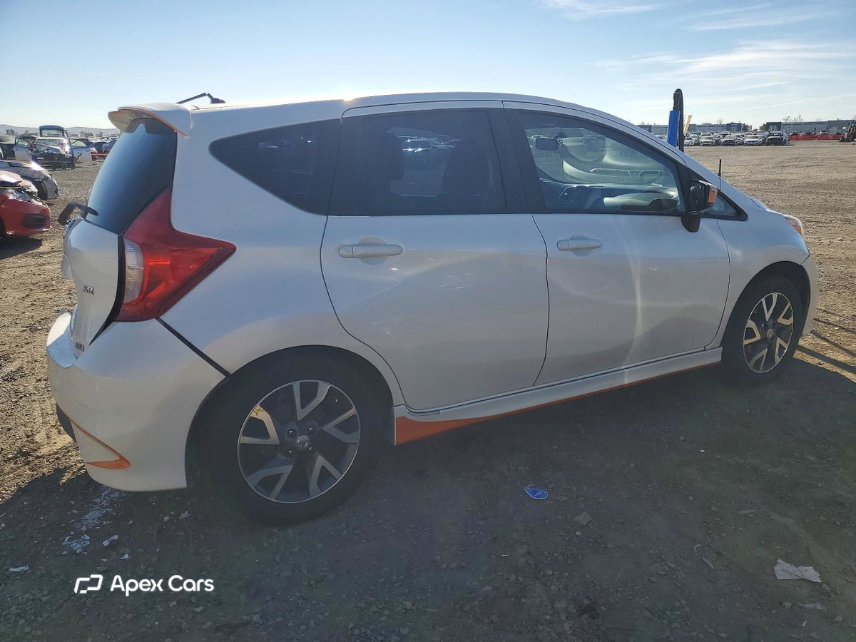 Nissan Versa 2015