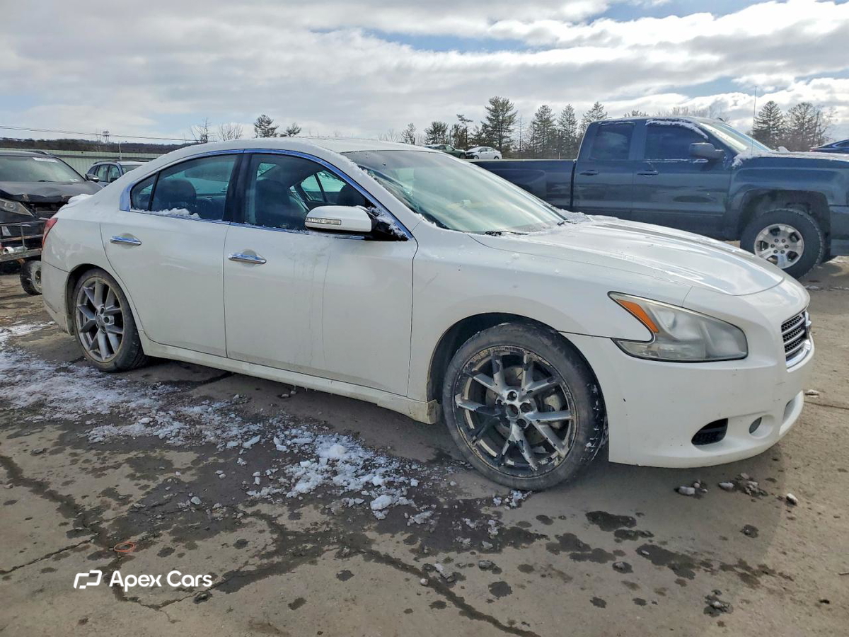 Nissan Maxima 2010