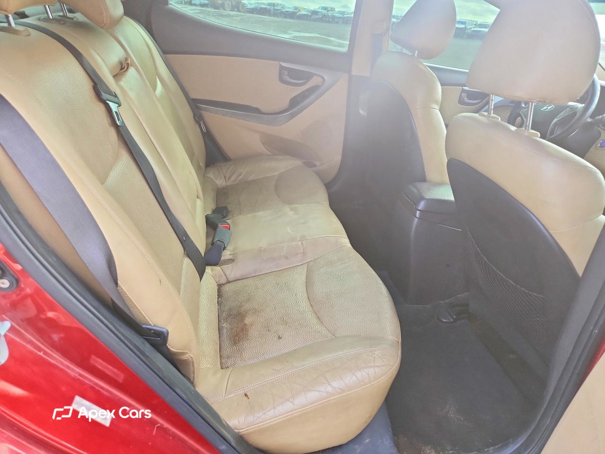 Hyundai Elantra 2012