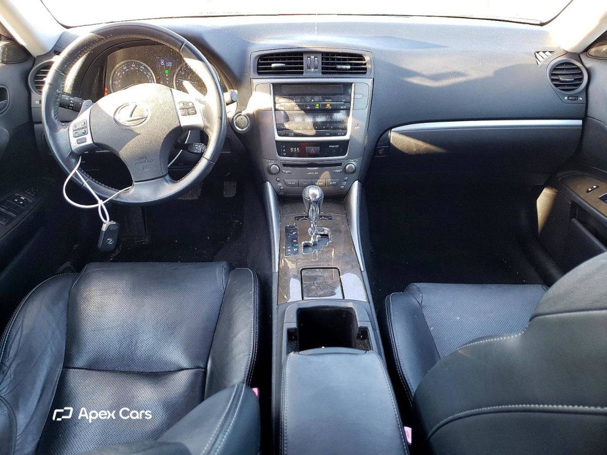Lexus IS 2012