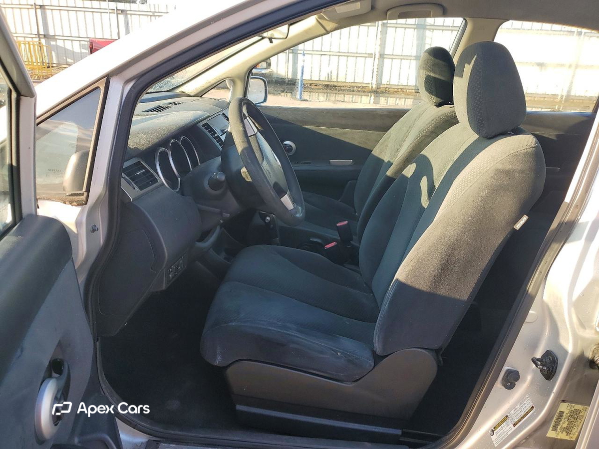 Nissan Versa 2011