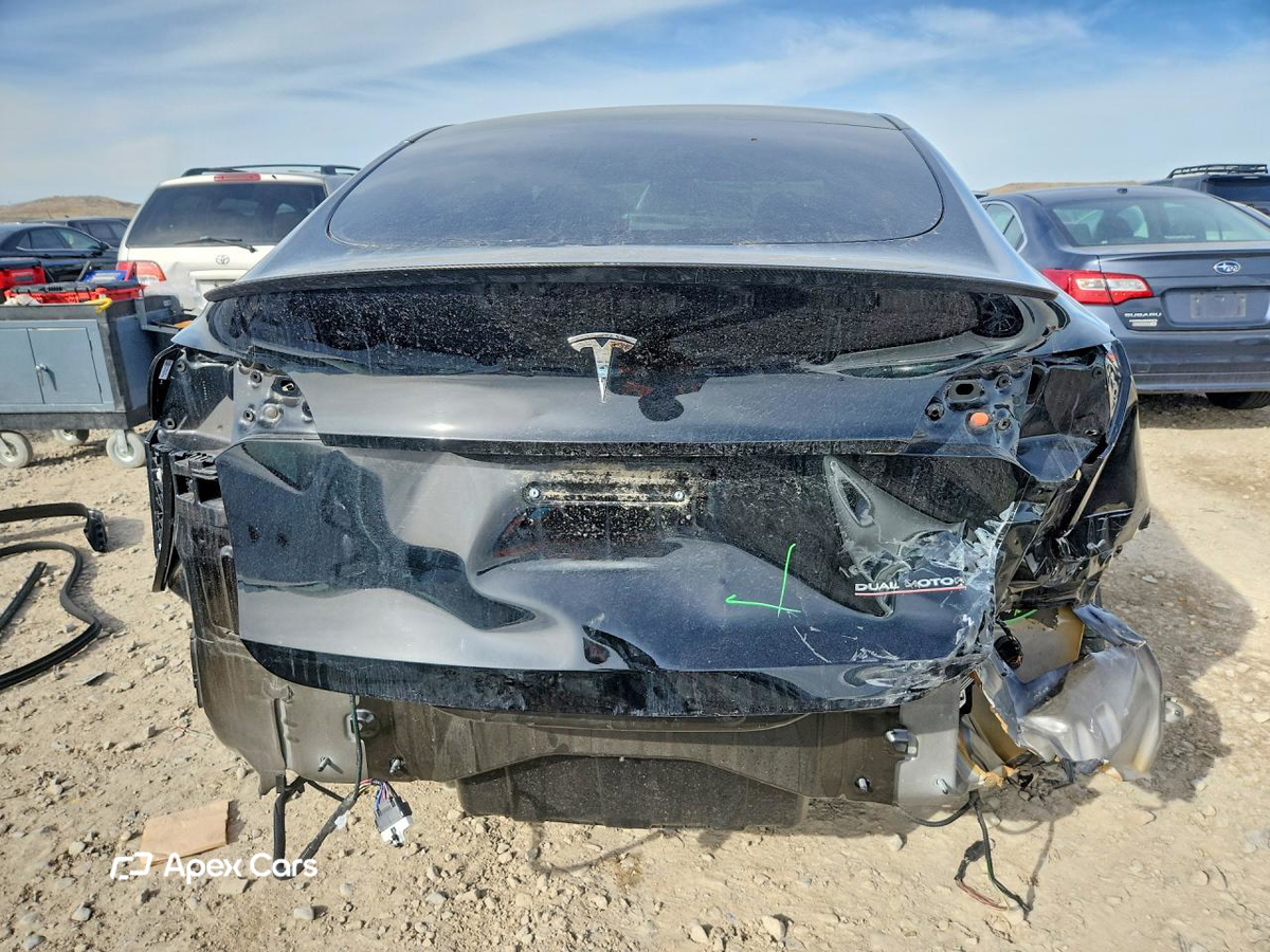 Tesla Model Y 2023