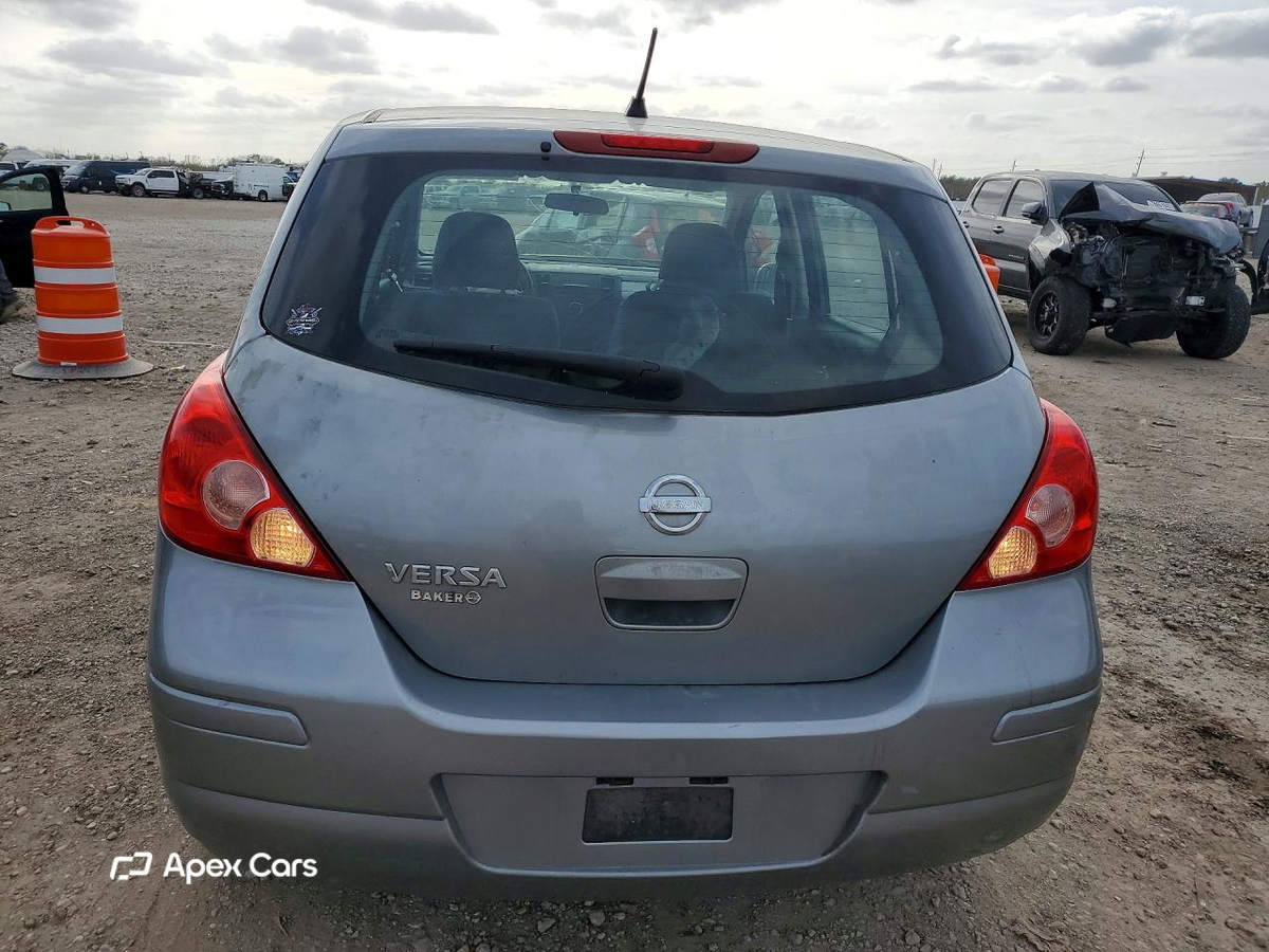 Nissan Versa 2011
