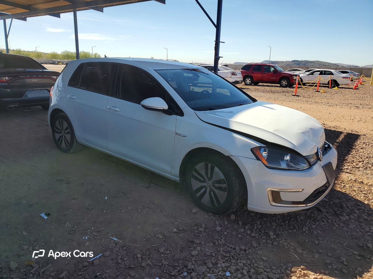 Volkswagen e Golf 2016