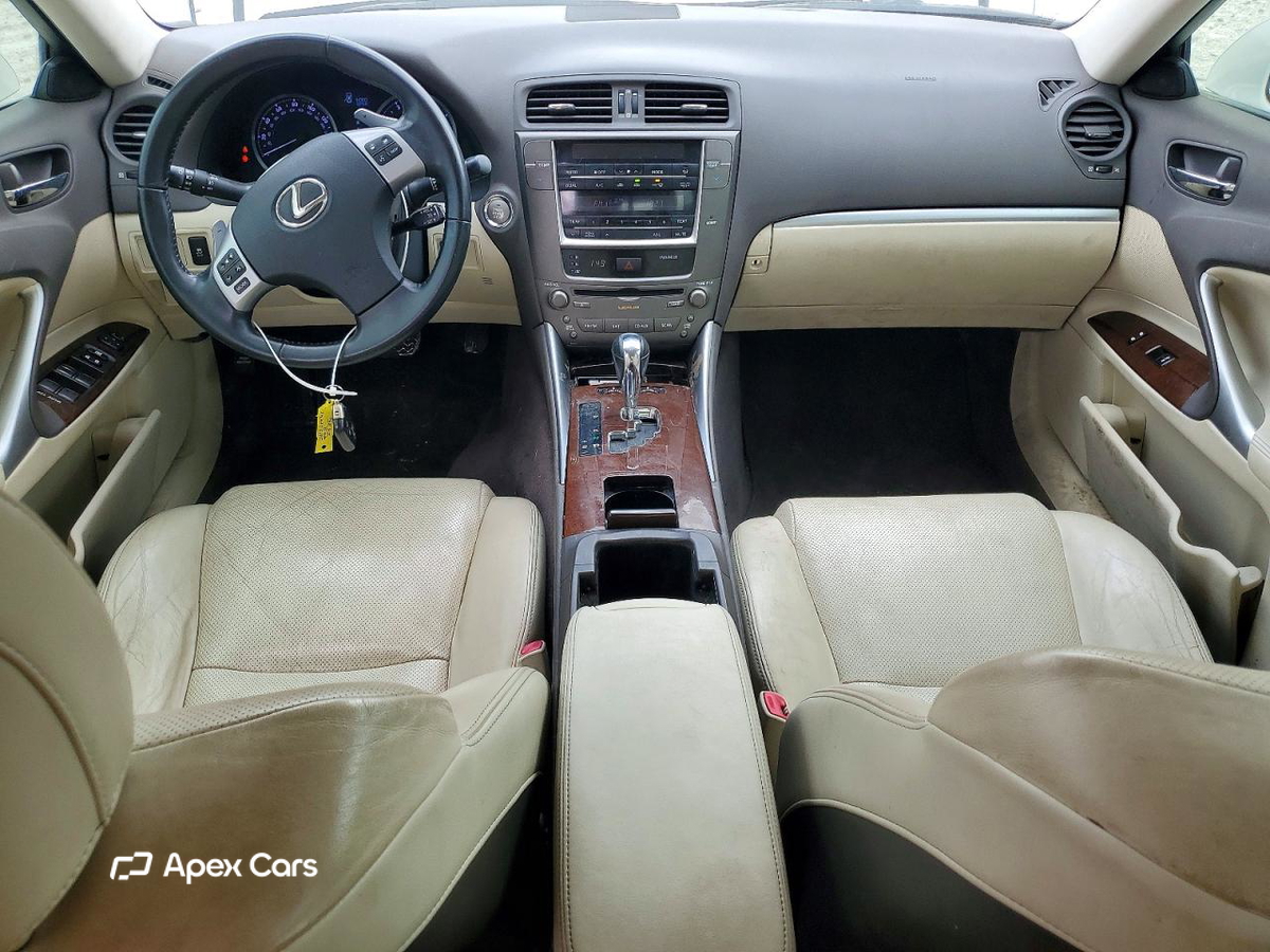 Lexus IS 2012