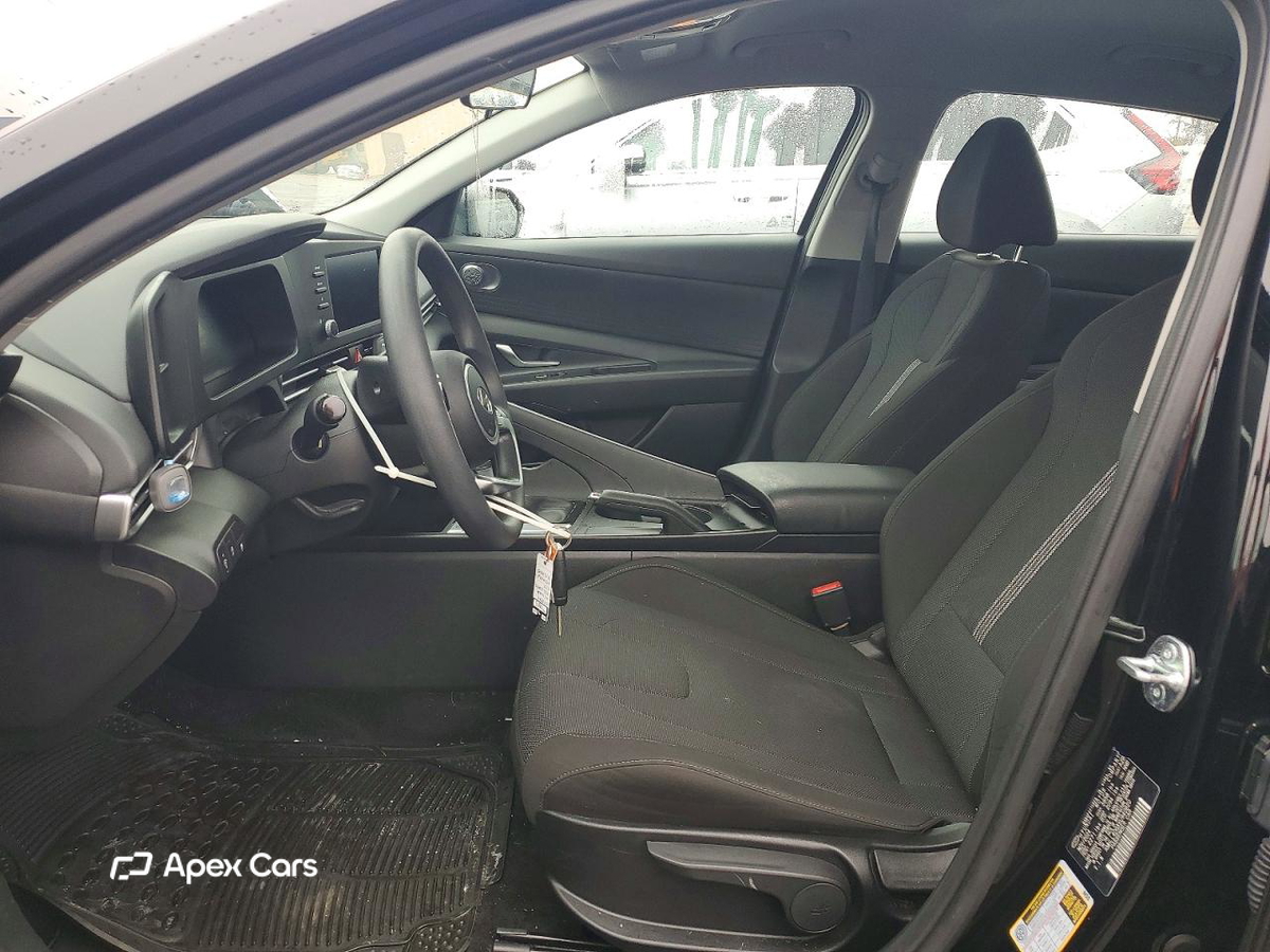 Hyundai Elantra 2025