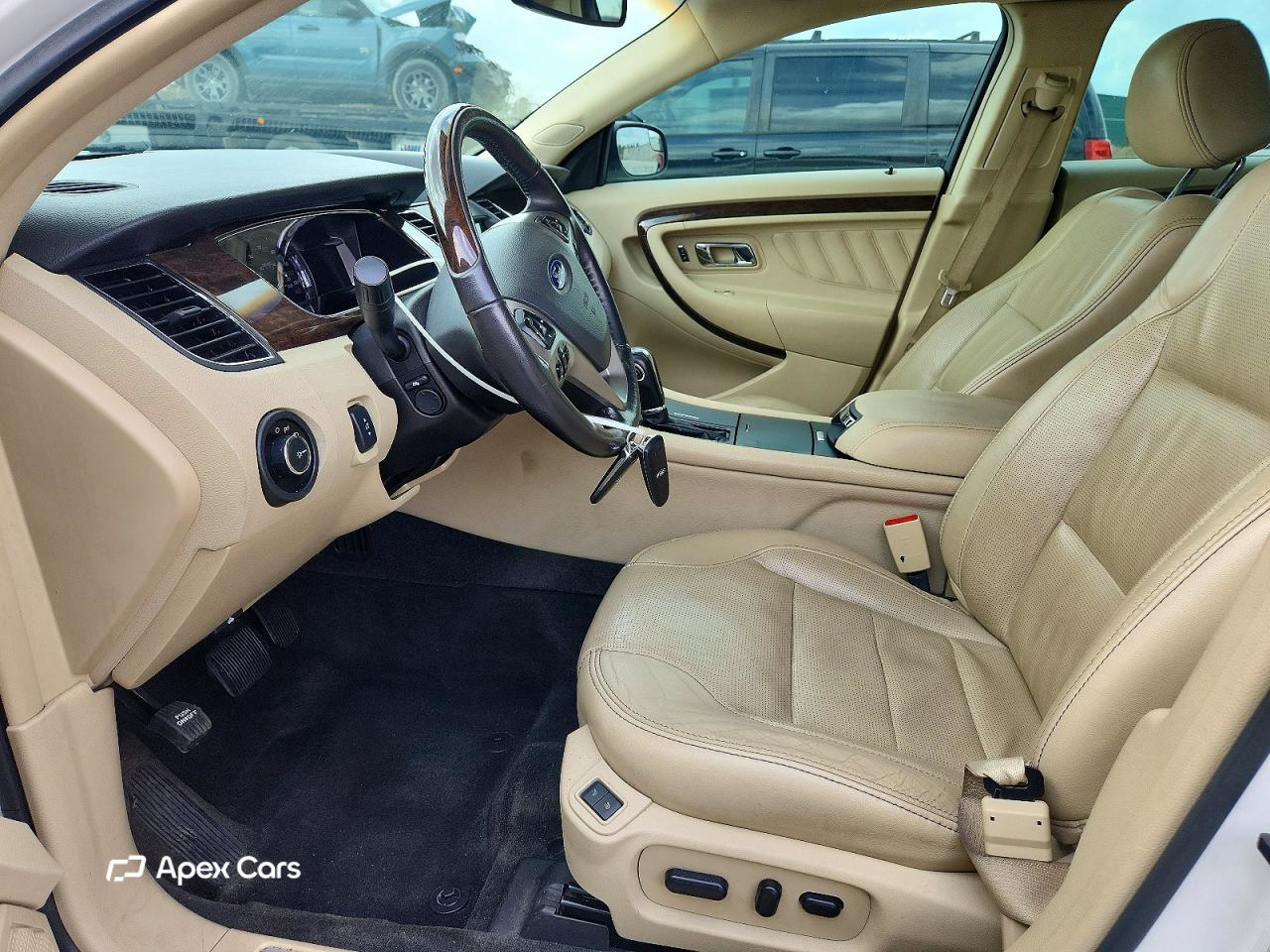 Ford Taurus 2016