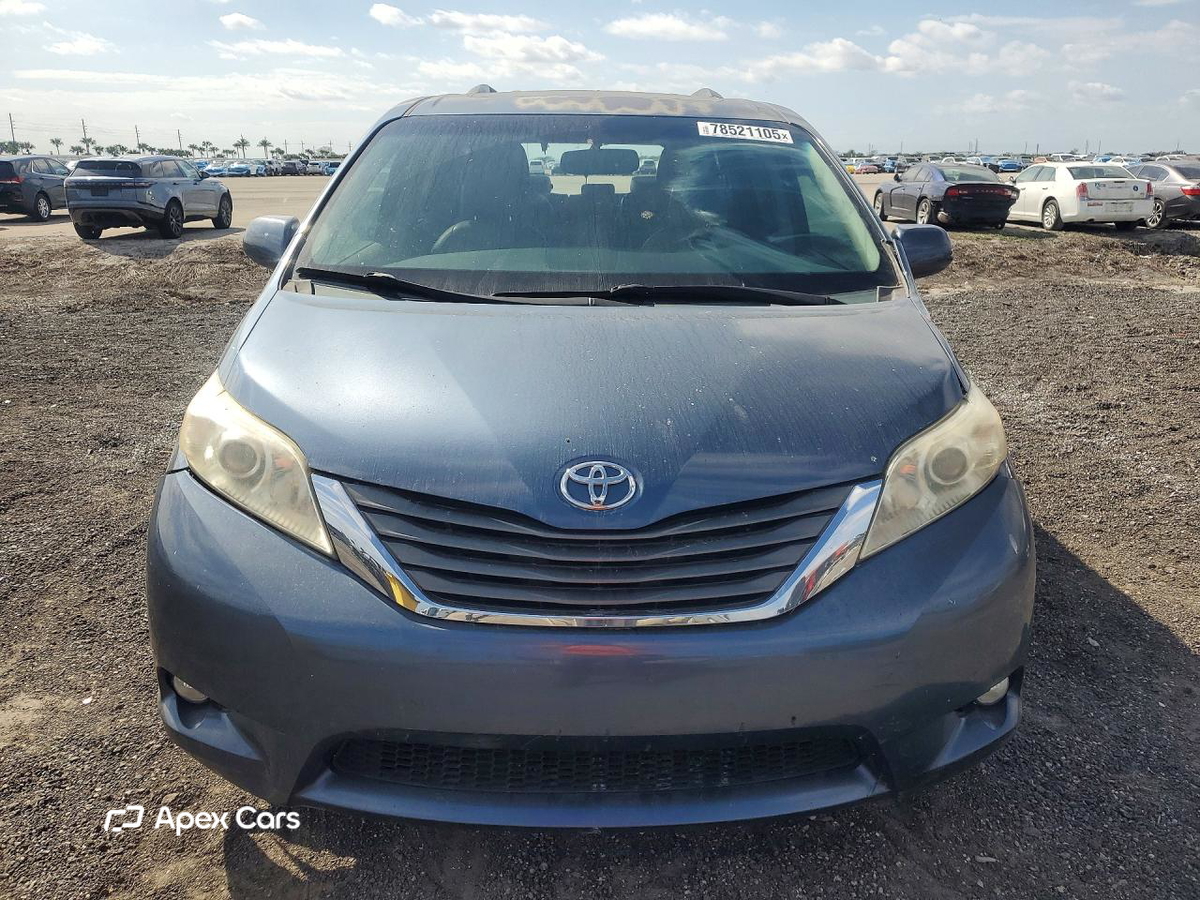 Toyota Sienna 2014