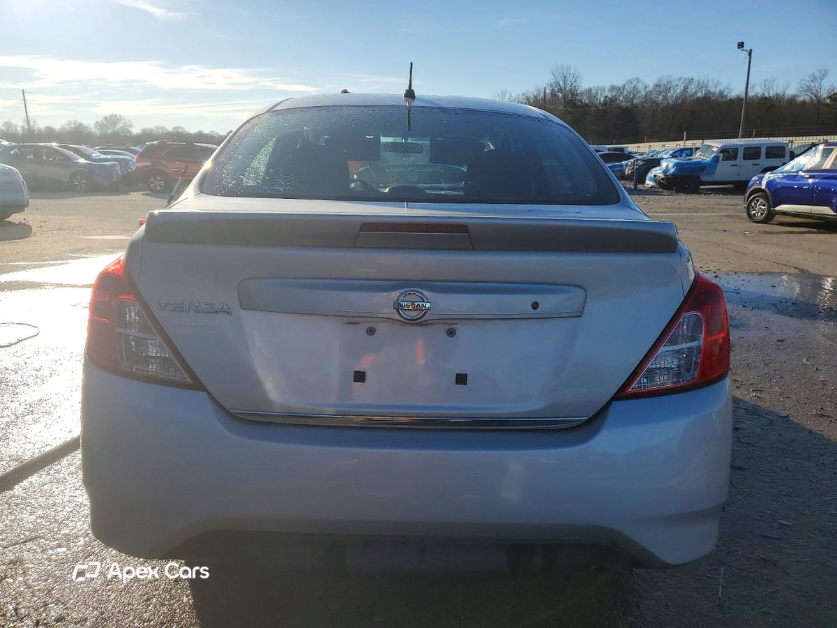 Nissan Versa 2018