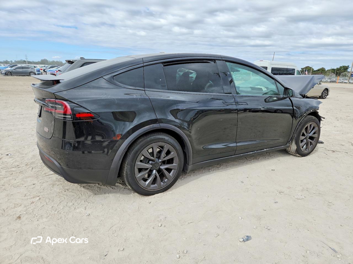 Tesla Model X 2022