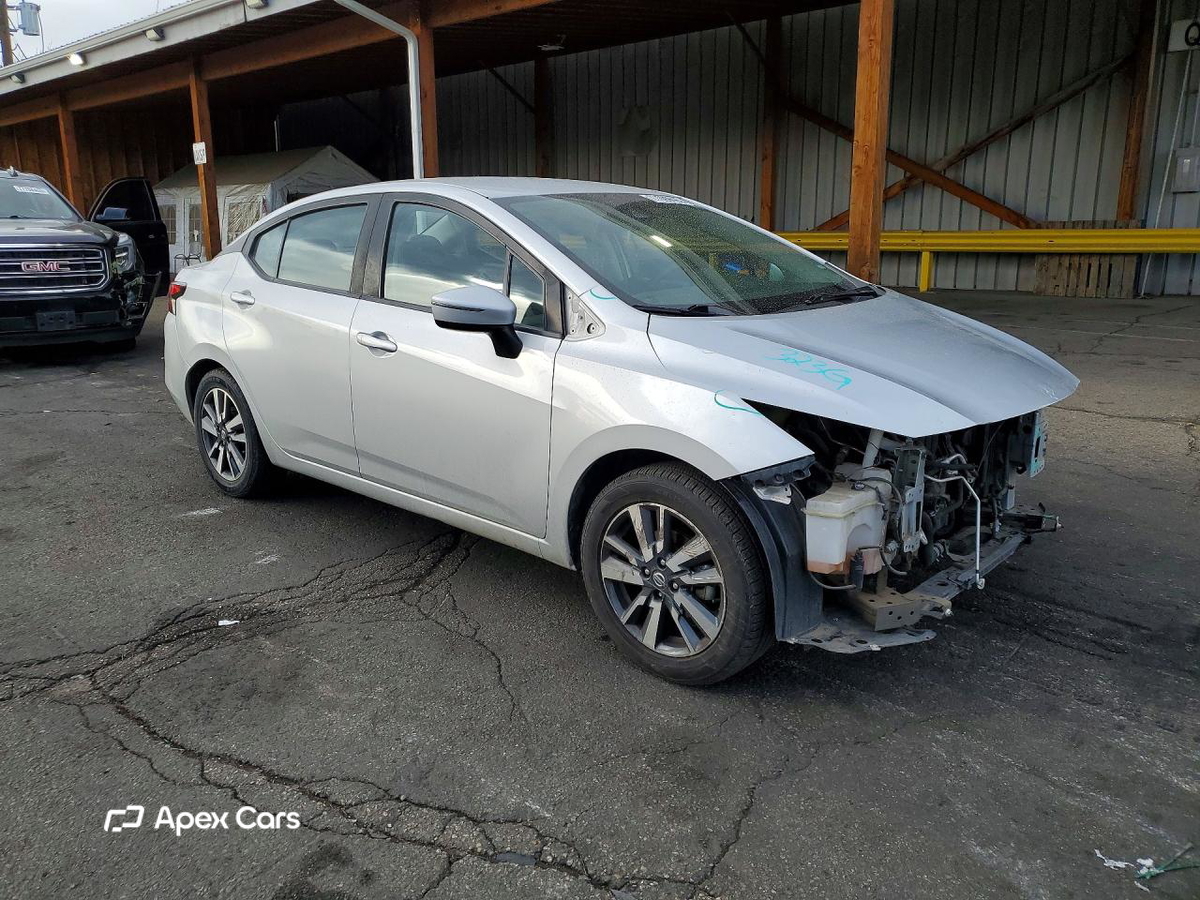 Nissan Versa 2021