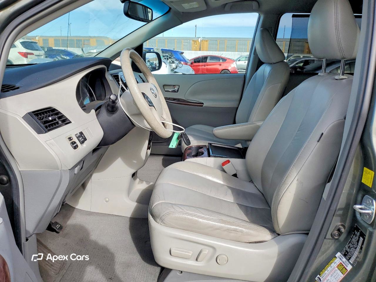 Toyota Sienna 2011