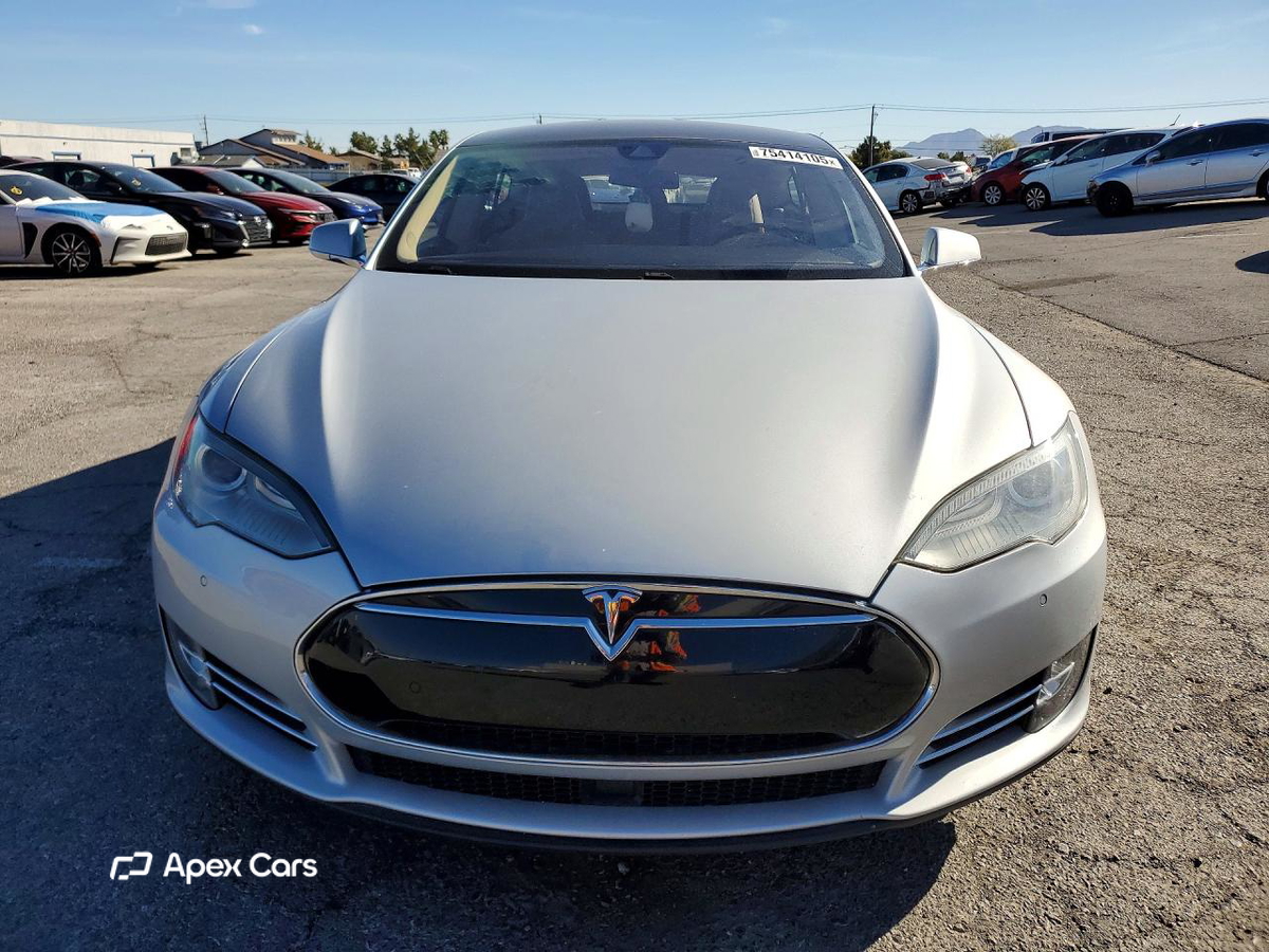 Tesla Model S 2014