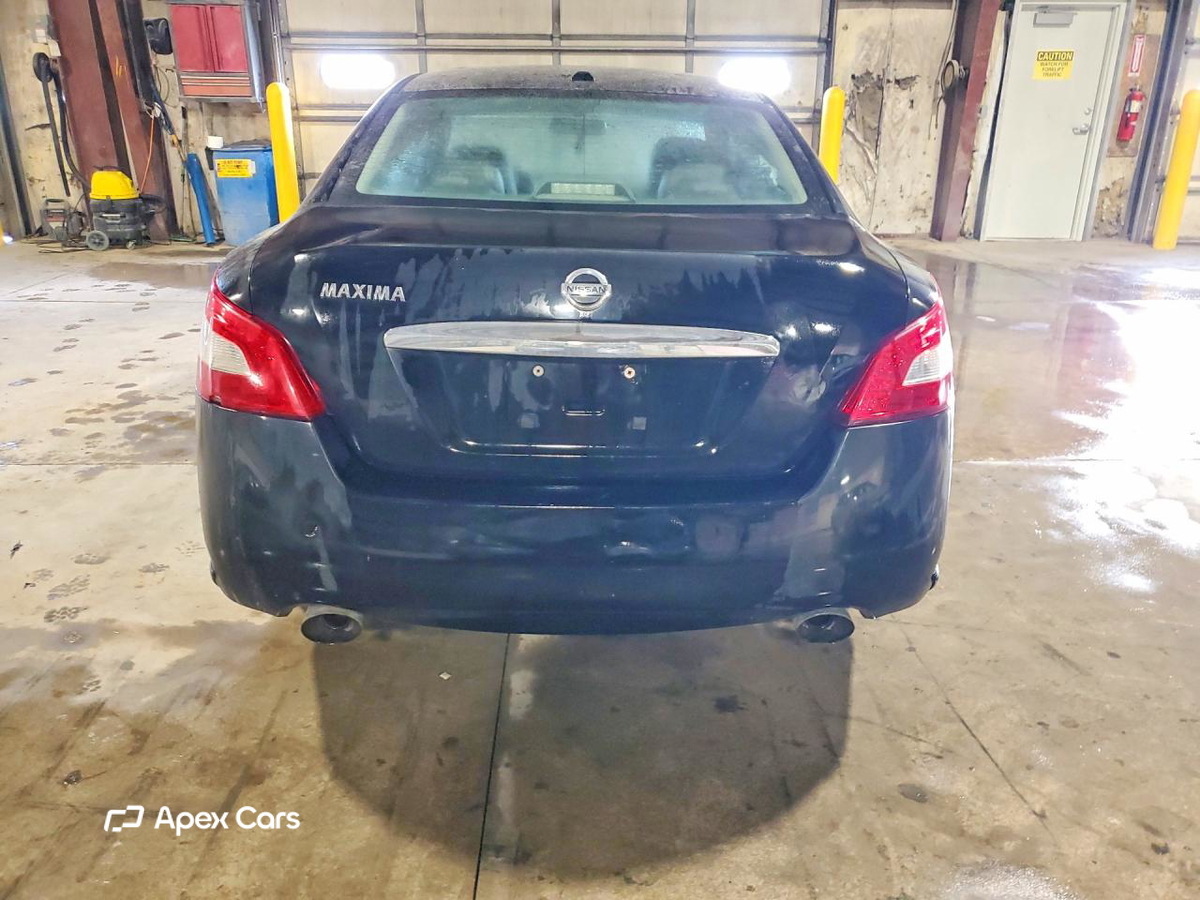 Nissan Maxima 2010