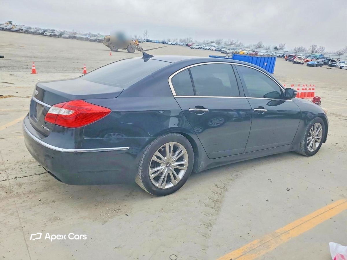 Hyundai Genesis 2012