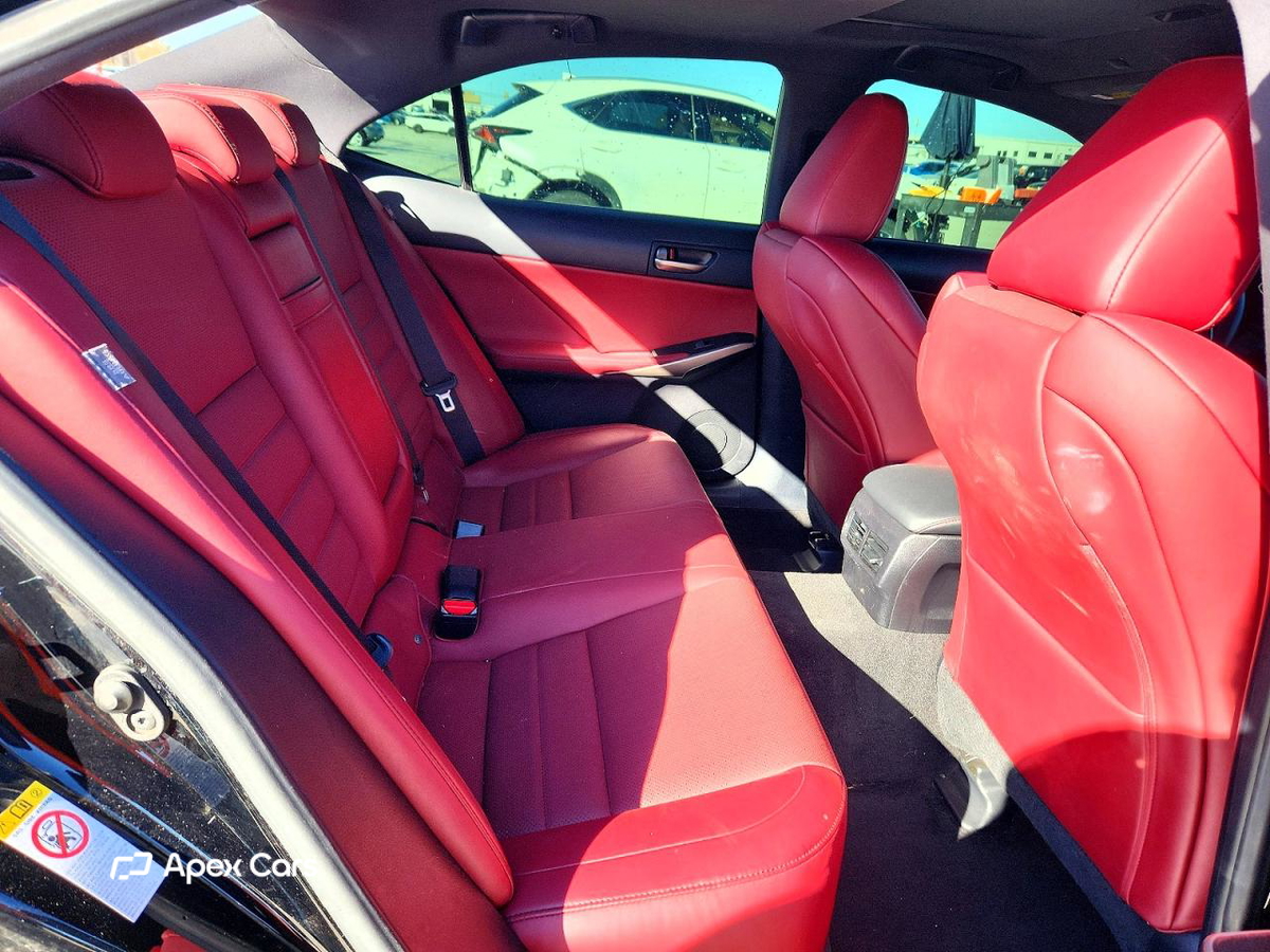 Lexus IS 2019