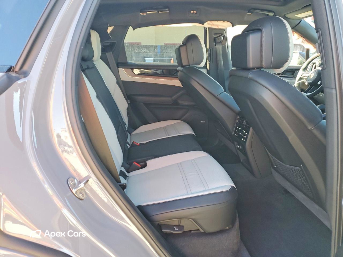 Porsche Cayenne 2025