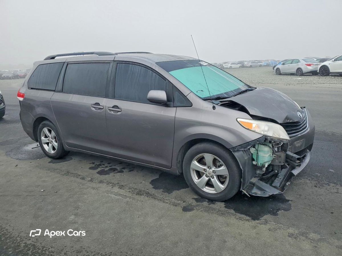 Toyota Sienna 2011