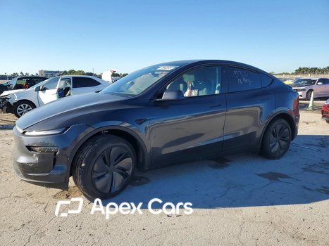 Tesla Model Y 2026 - Image 1 of 12