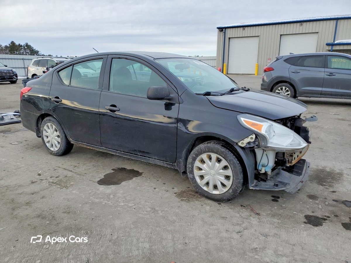Nissan Versa 2015