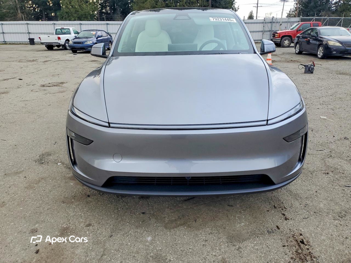 Tesla Model Y 2026