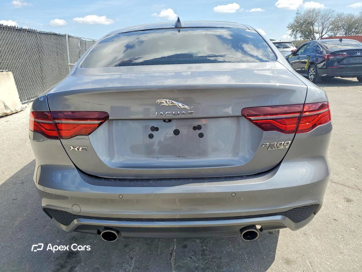 Jaguar XE 2020