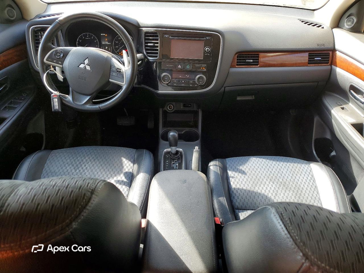 Mitsubishi Outlander 2015