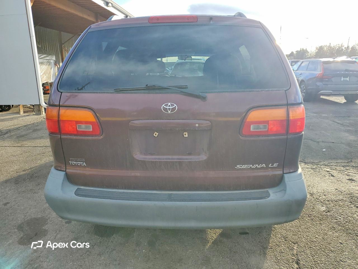 Toyota Sienna 2000