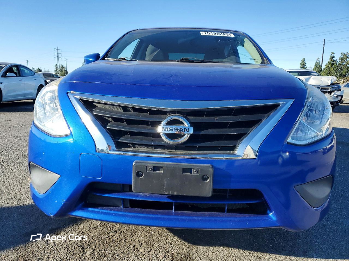 Nissan Versa 2016