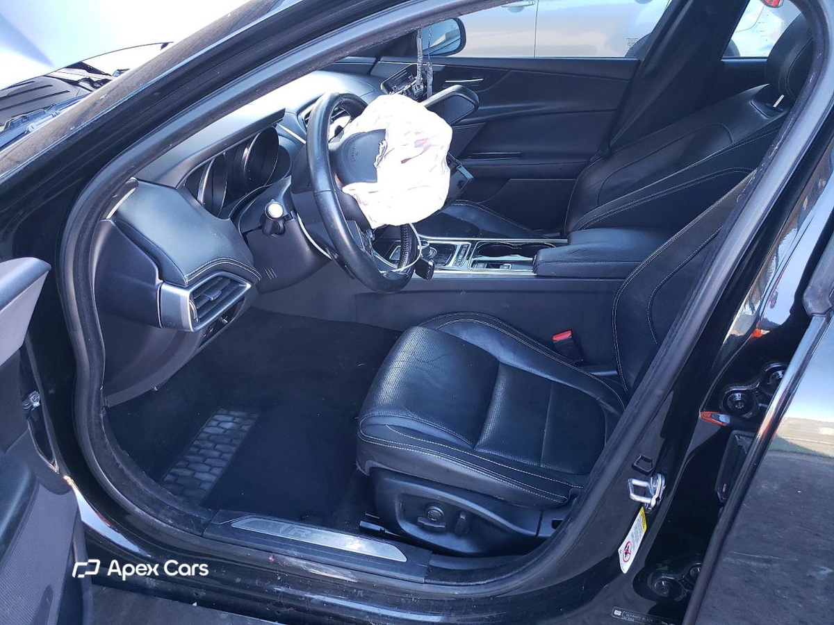 Jaguar XE 2017